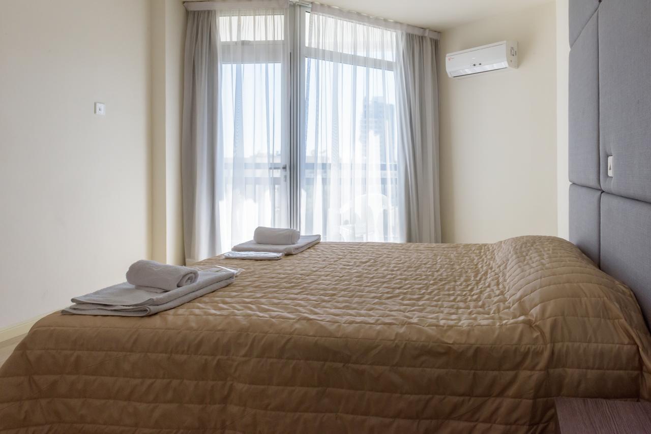 Zavos Marathon Beach Apartments Limasol Buitenkant foto